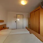Olympia 3*
