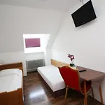 Olympia 3* Münih