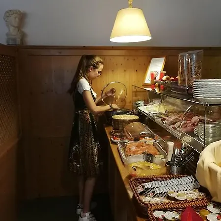 올림피아 호텔 3*