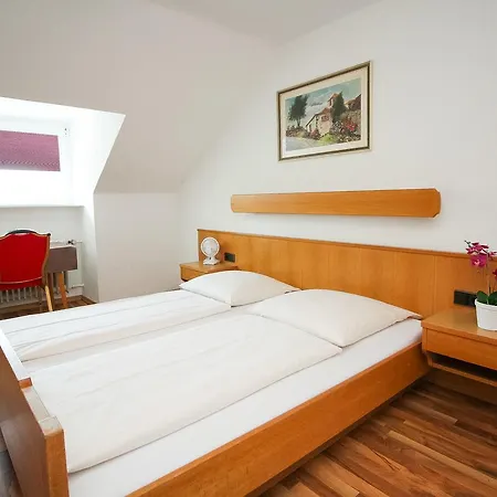 Olympia Hotel 3*