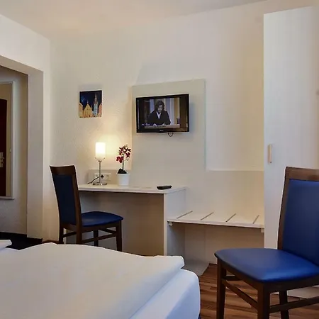 Olympia Hotell 3*