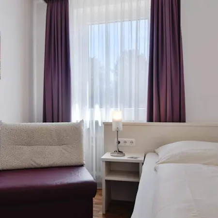 Olympia Hotel 3*